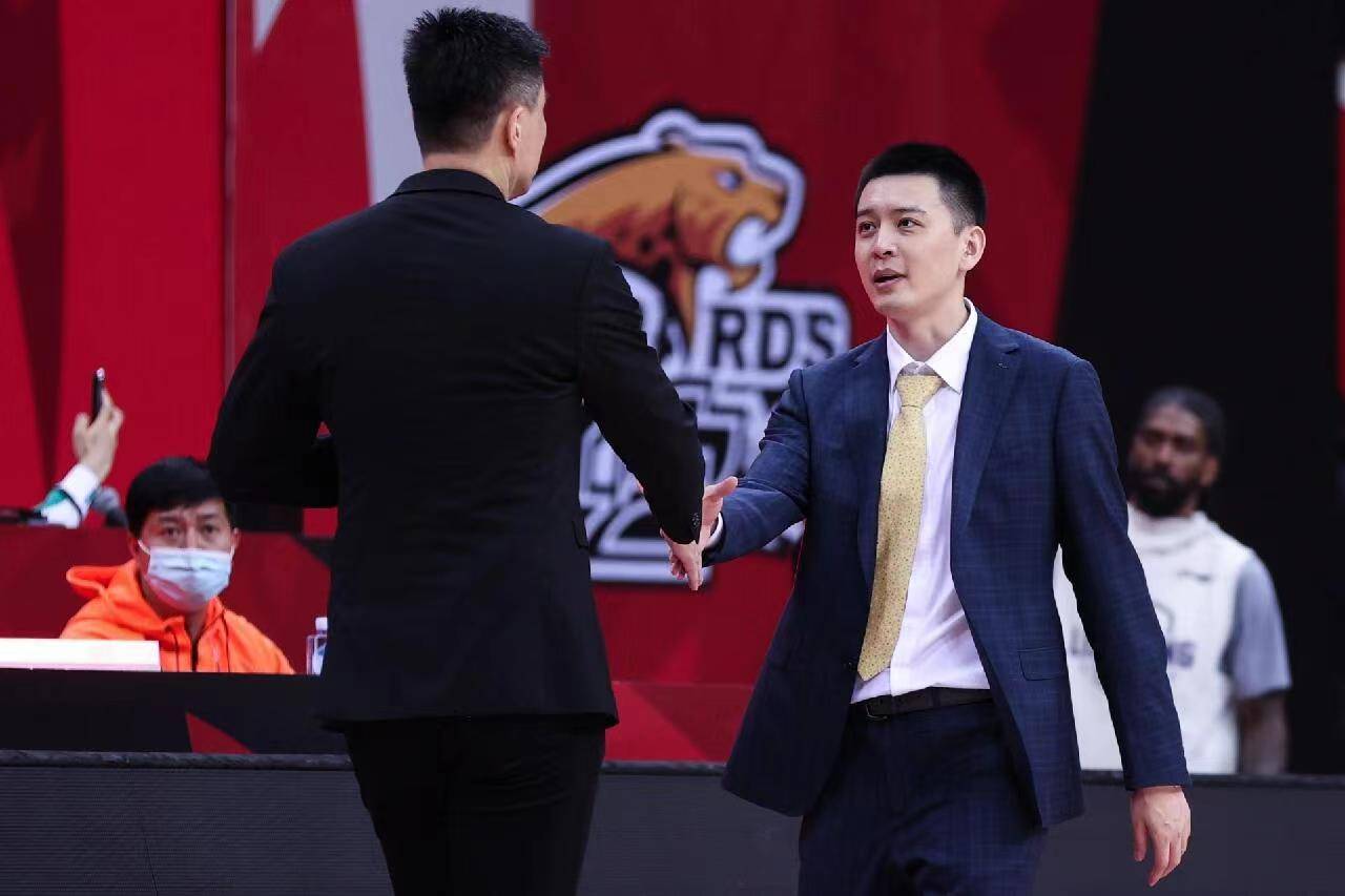 顶尖亚洲足球俱乐部的强强对话