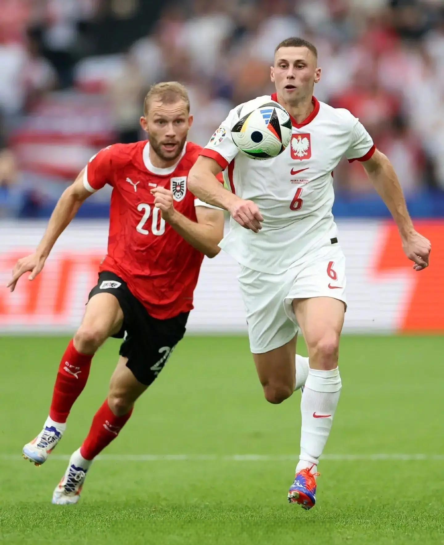 波兰国家队大比分击败奥地利队