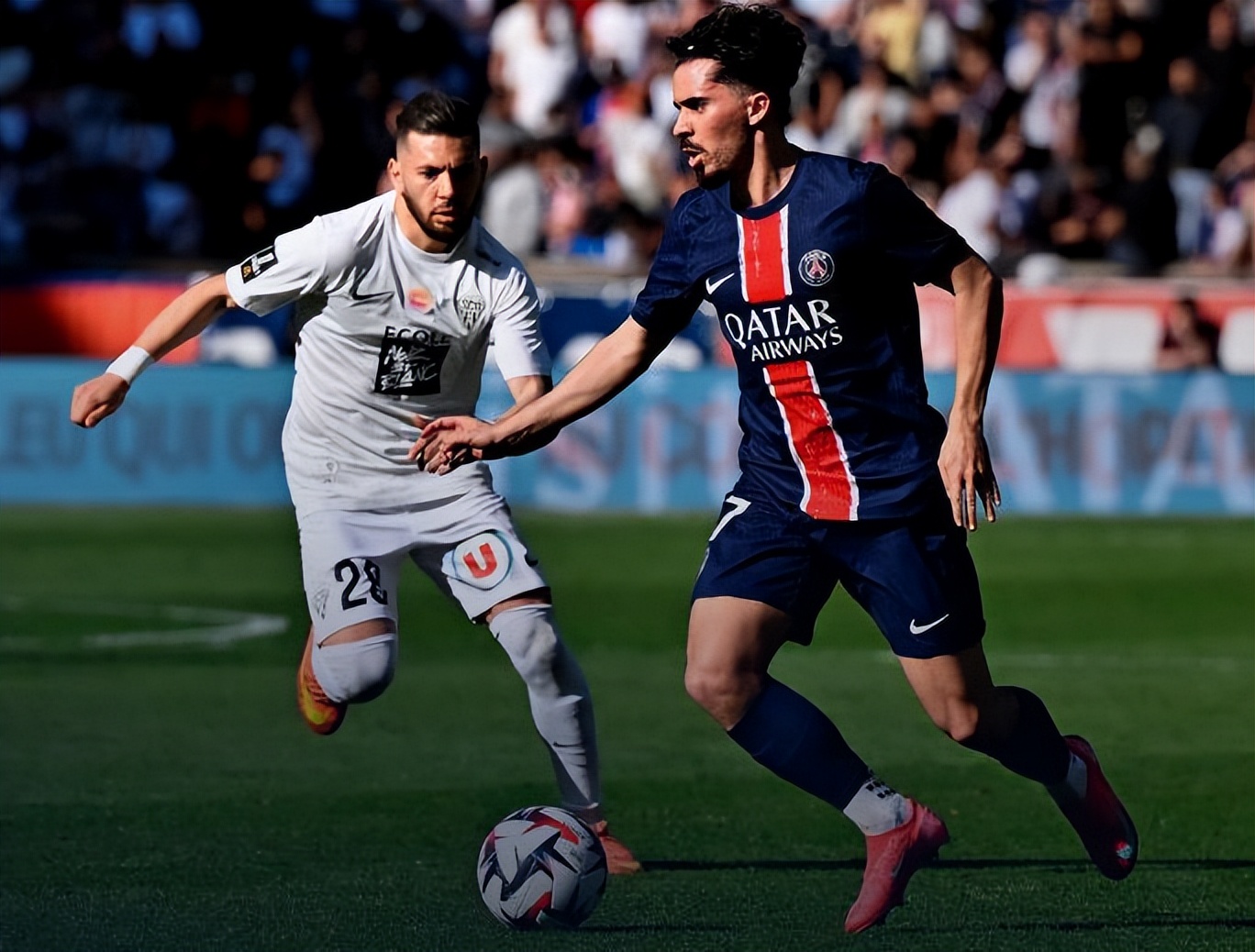 巴黎圣日耳曼主场逼平第戎,艰难保持不败 巴黎圣日耳曼主场逼平第戎,艰难保持不败