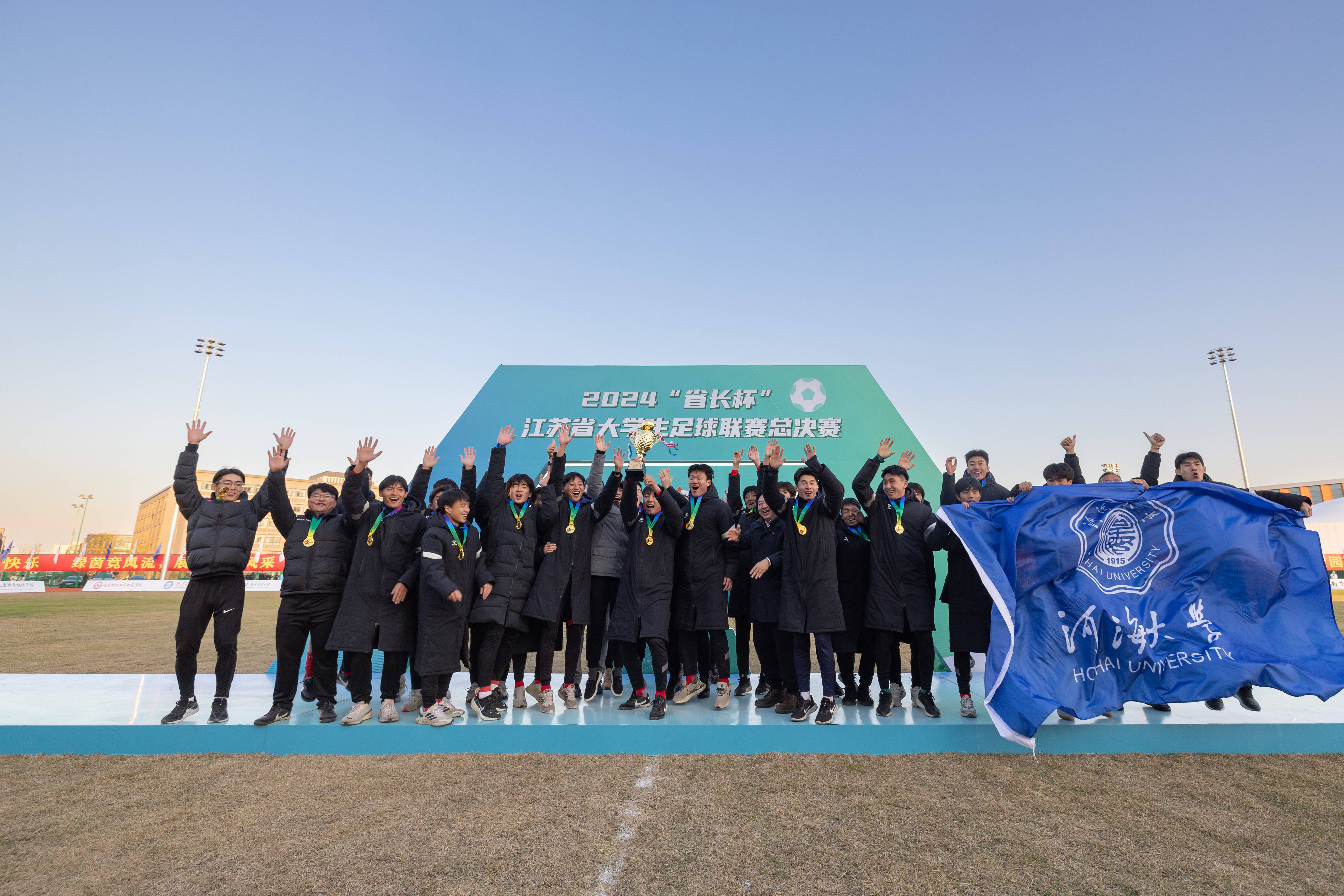 亚洲球队实现壮举，跻身足球强国之列