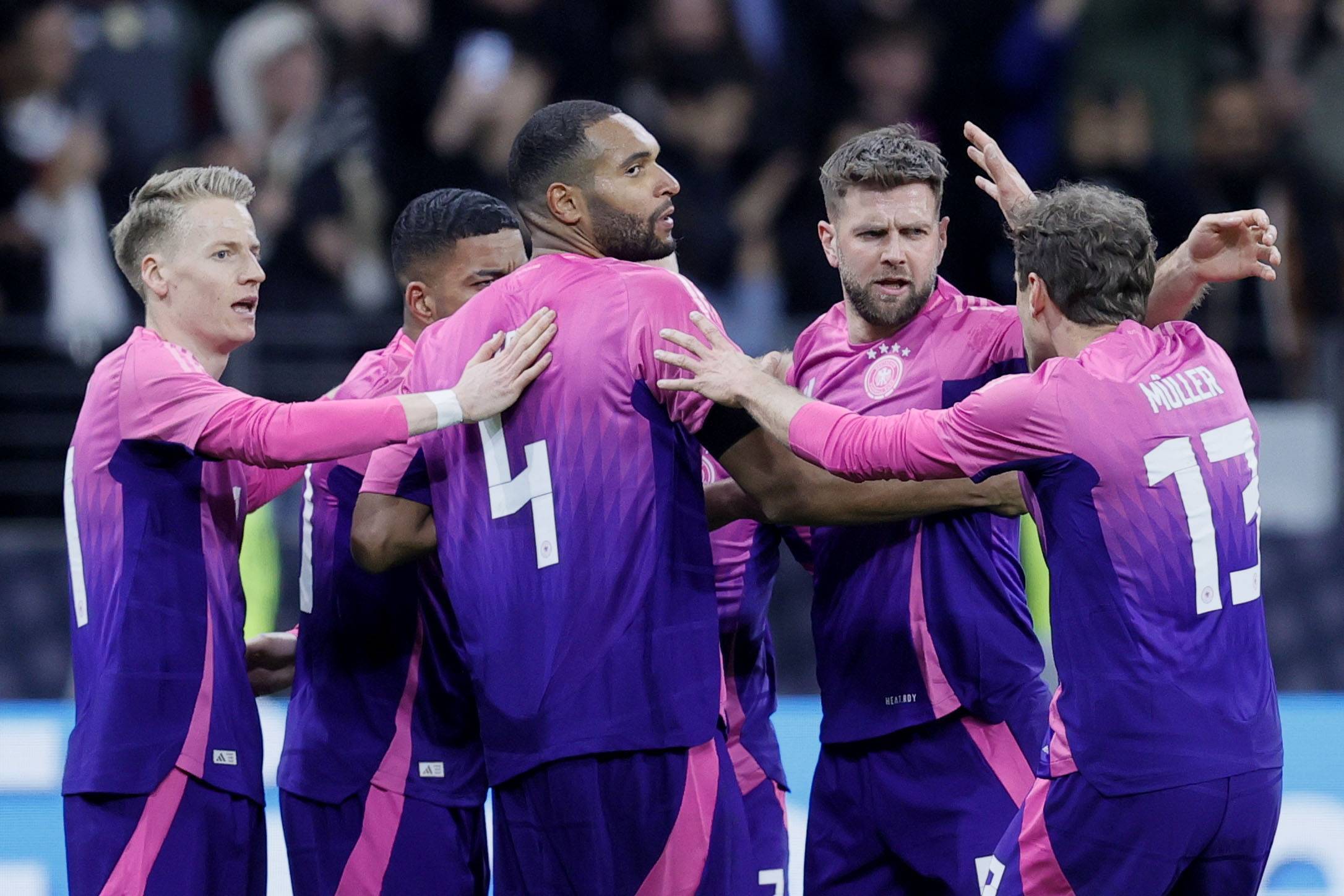 瑞士平德国，德比战激烈异常