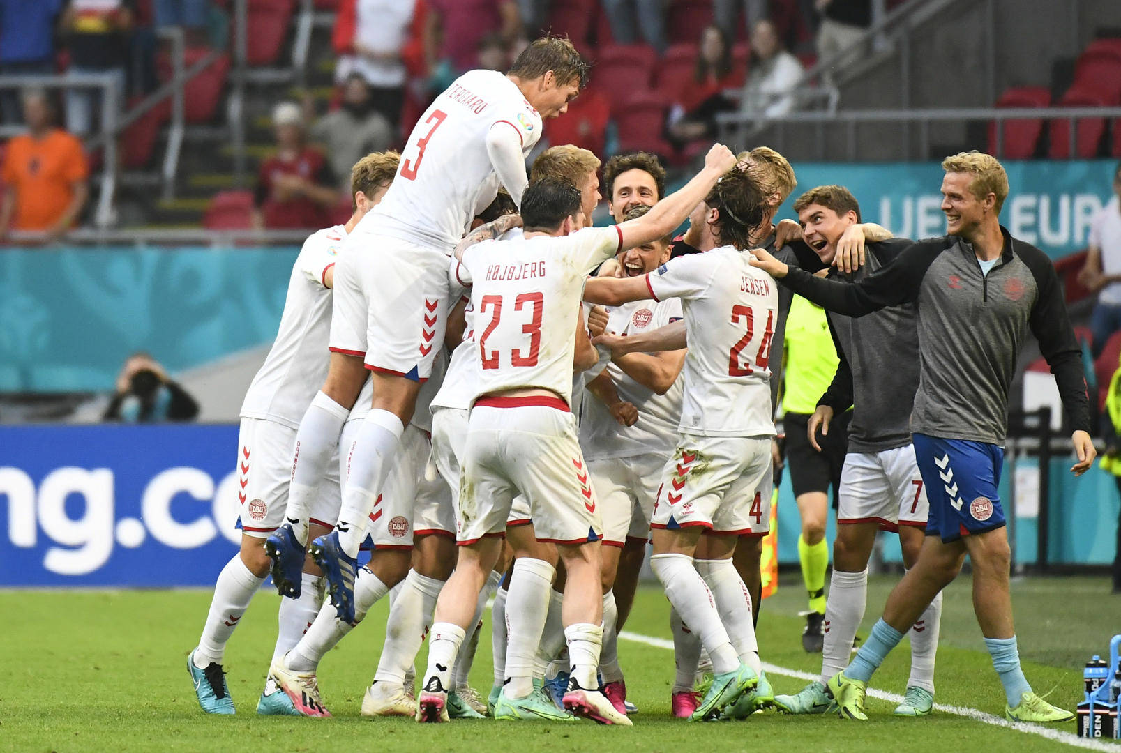 波鸿球员备战锻炼积极,教练组严格要求的简单介绍 波鸿球员备战锻炼积极,教练组严格要求的简单介绍