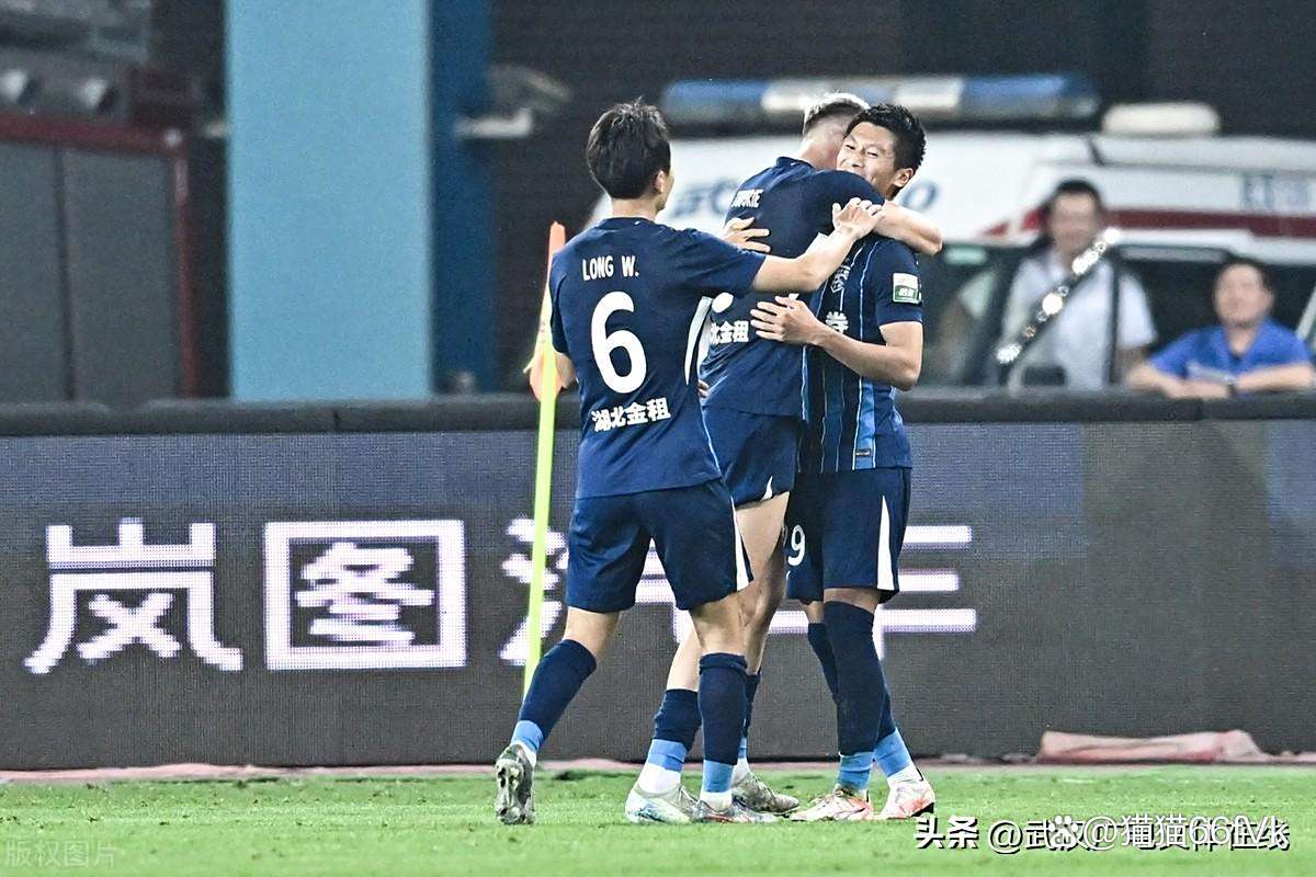 奇迹发生！球队末节逆转，打破困境的简单介绍