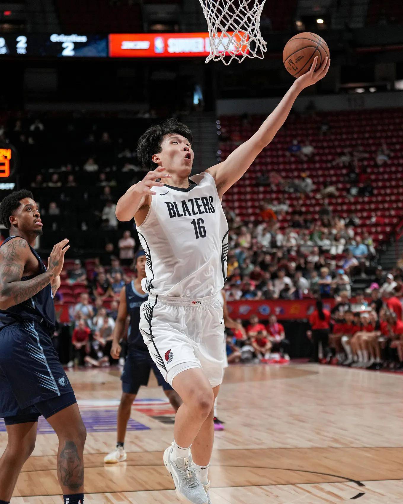 开拓者主场战胜灰熊，继续追赶西部前列