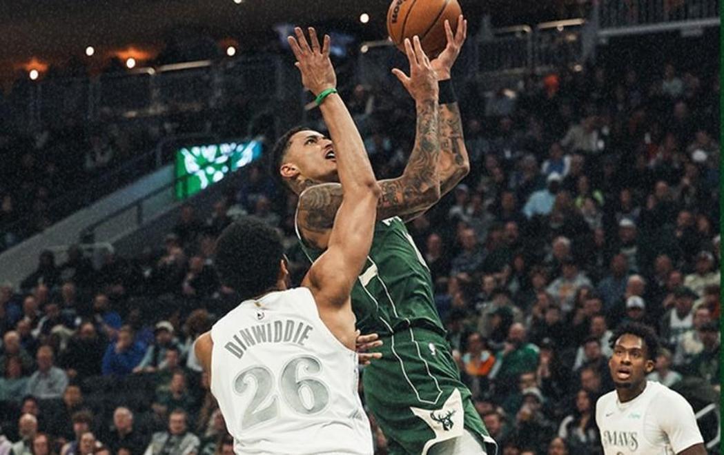 雄鹿擒拿独行侠，连胜不止