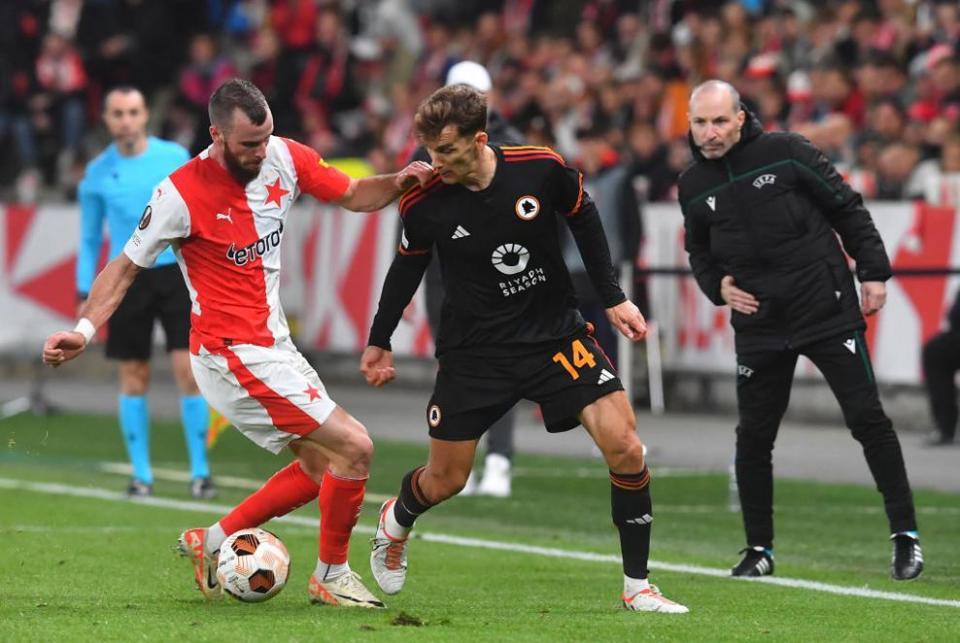 艾因特拉赫特客场失利,遭遇保持中游位置的困境 艾因特拉赫特客场失利,遭遇保持中游位置的困境