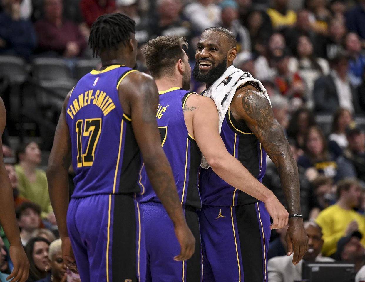 湖人战胜老鹰,迎来两连胜 湖人战胜老鹰,迎来两连胜