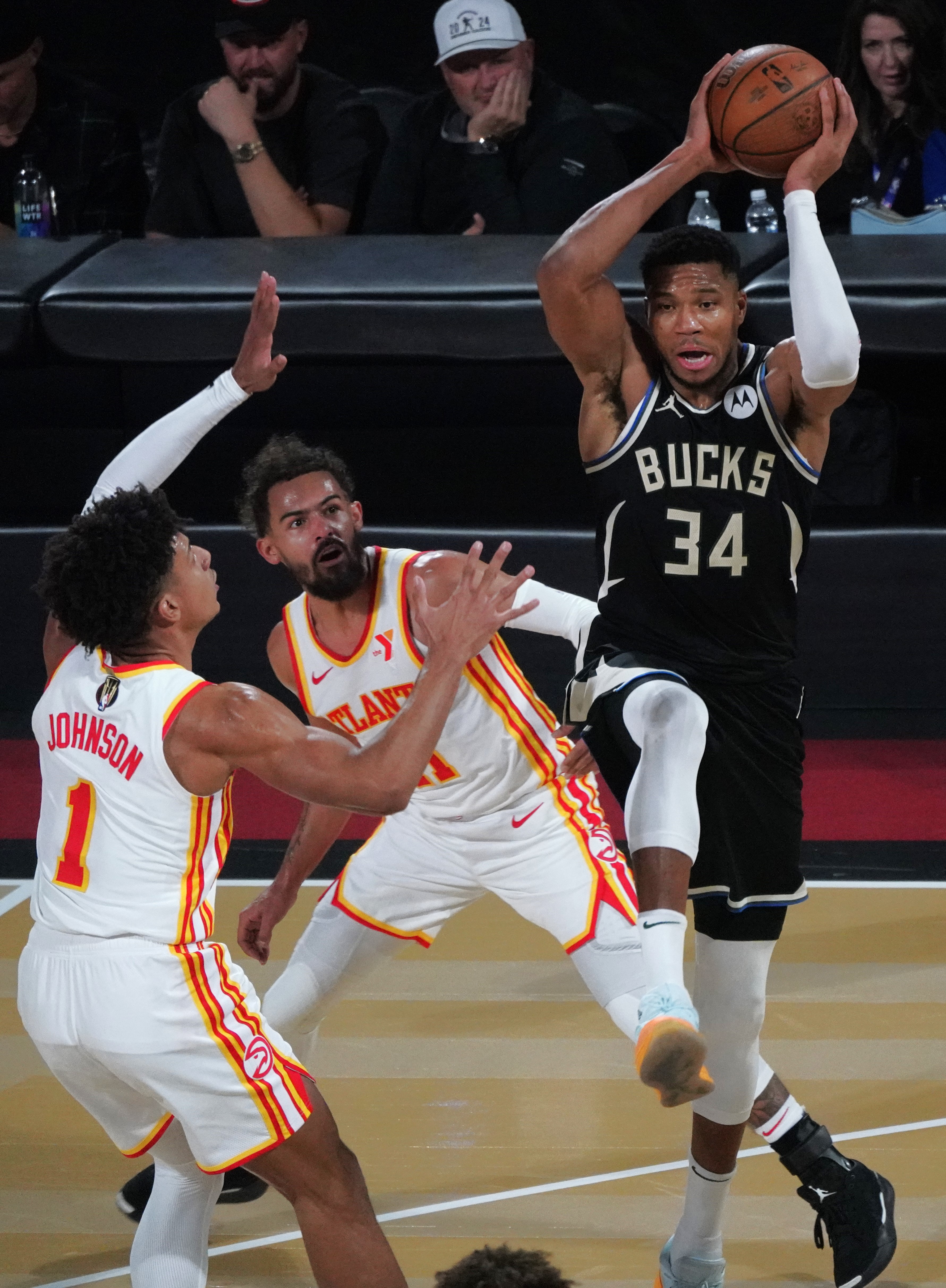 公牛力克老鹰，取得胜利