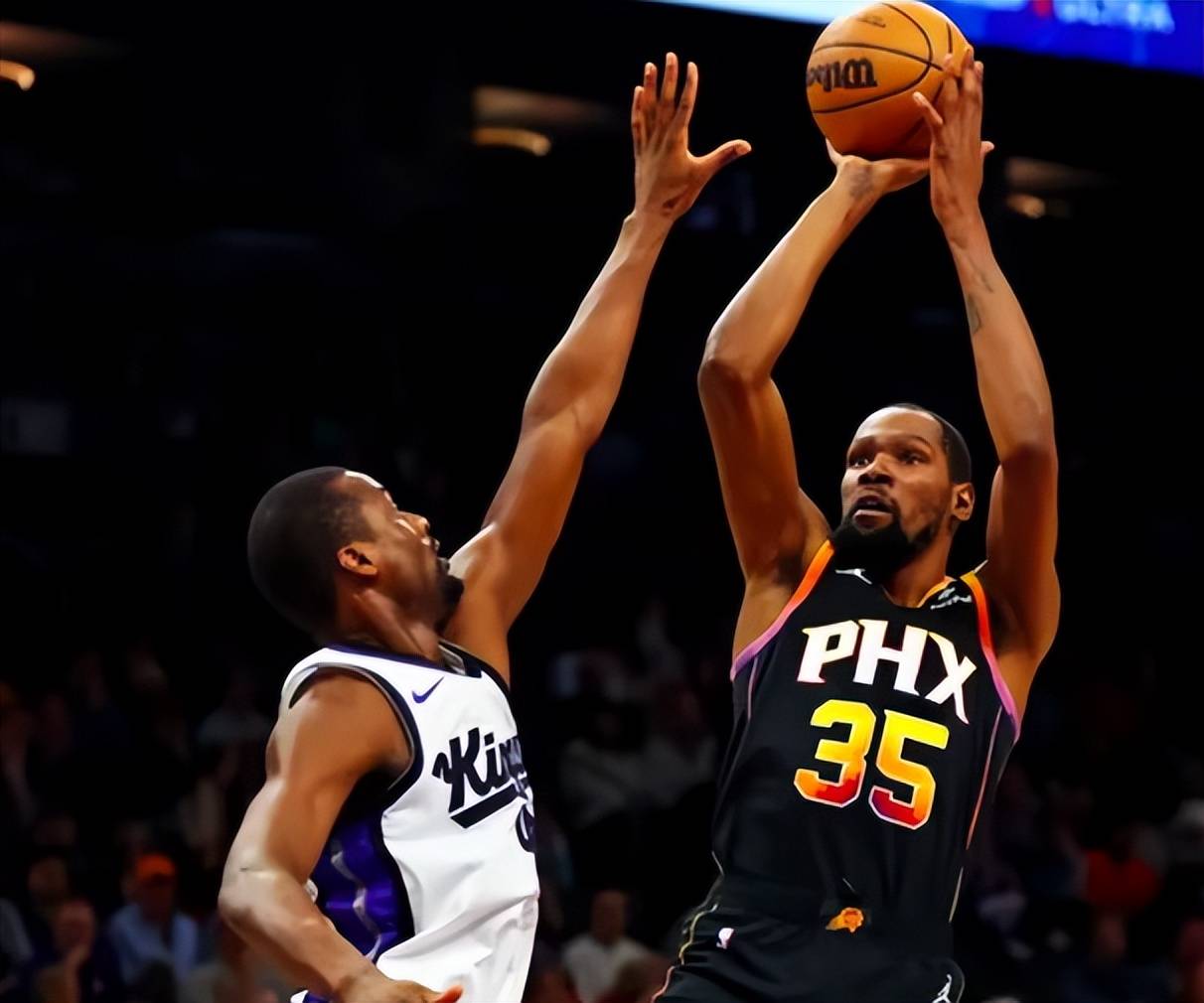 黄蜂惊险赢下公牛迎来胜利