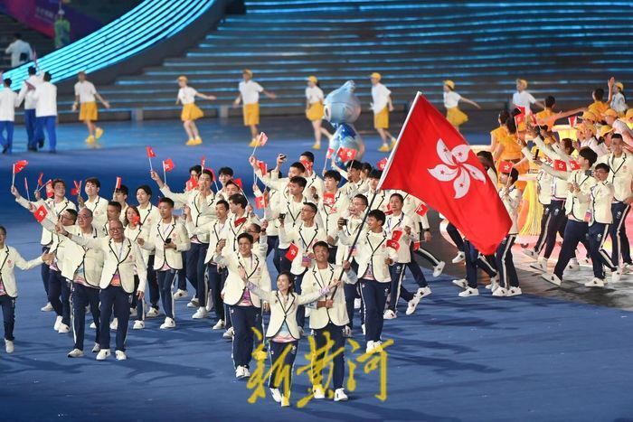 亚运会开幕式在中国杭州举行，各国代表团入场引人注目。