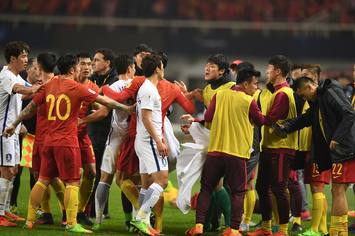 热门球队在西珲赛场上的对决